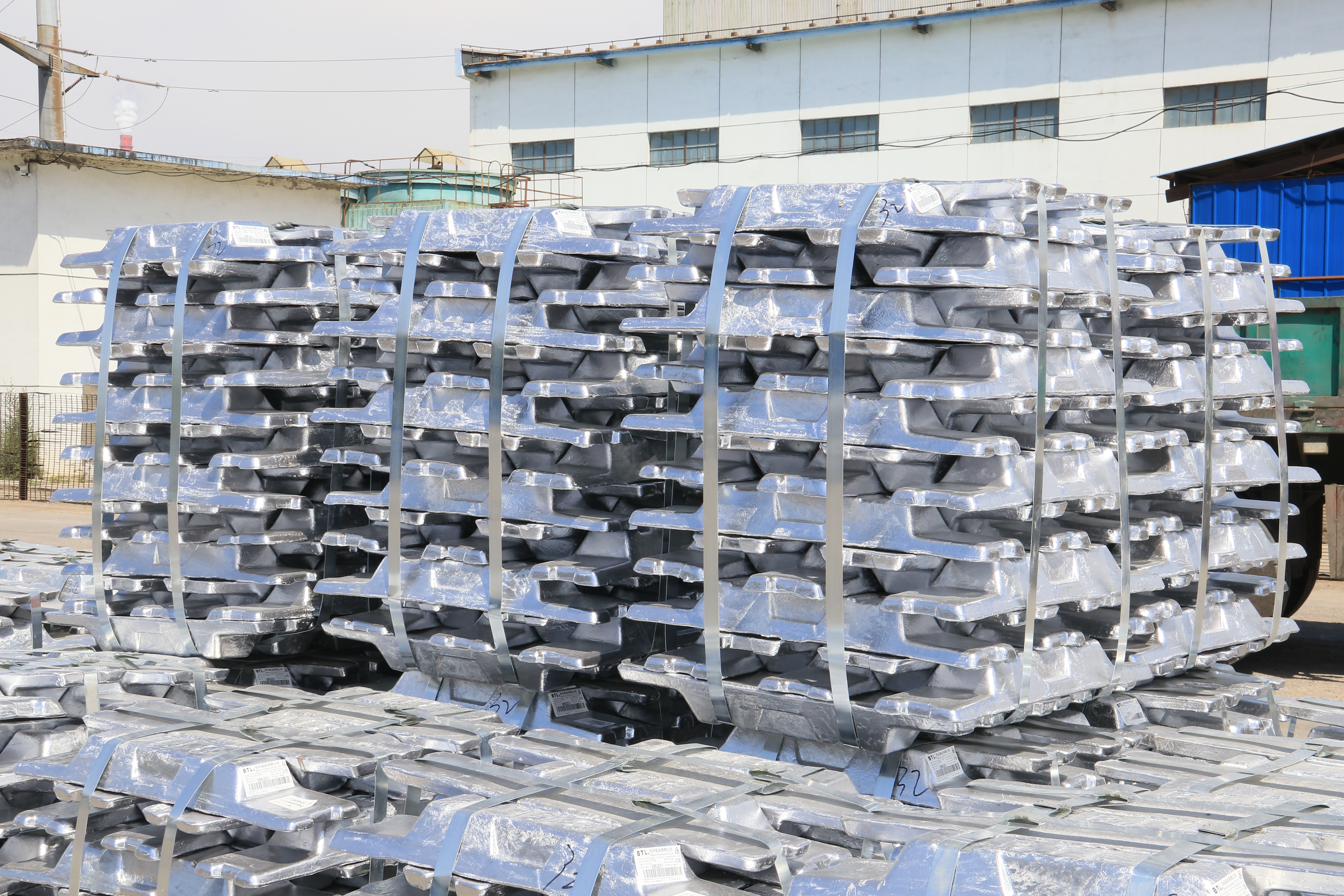 铸造铝合金锭ZLD102、ZLD104系列产品