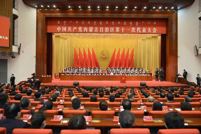 蒲铭参加自治区第十一次党代会