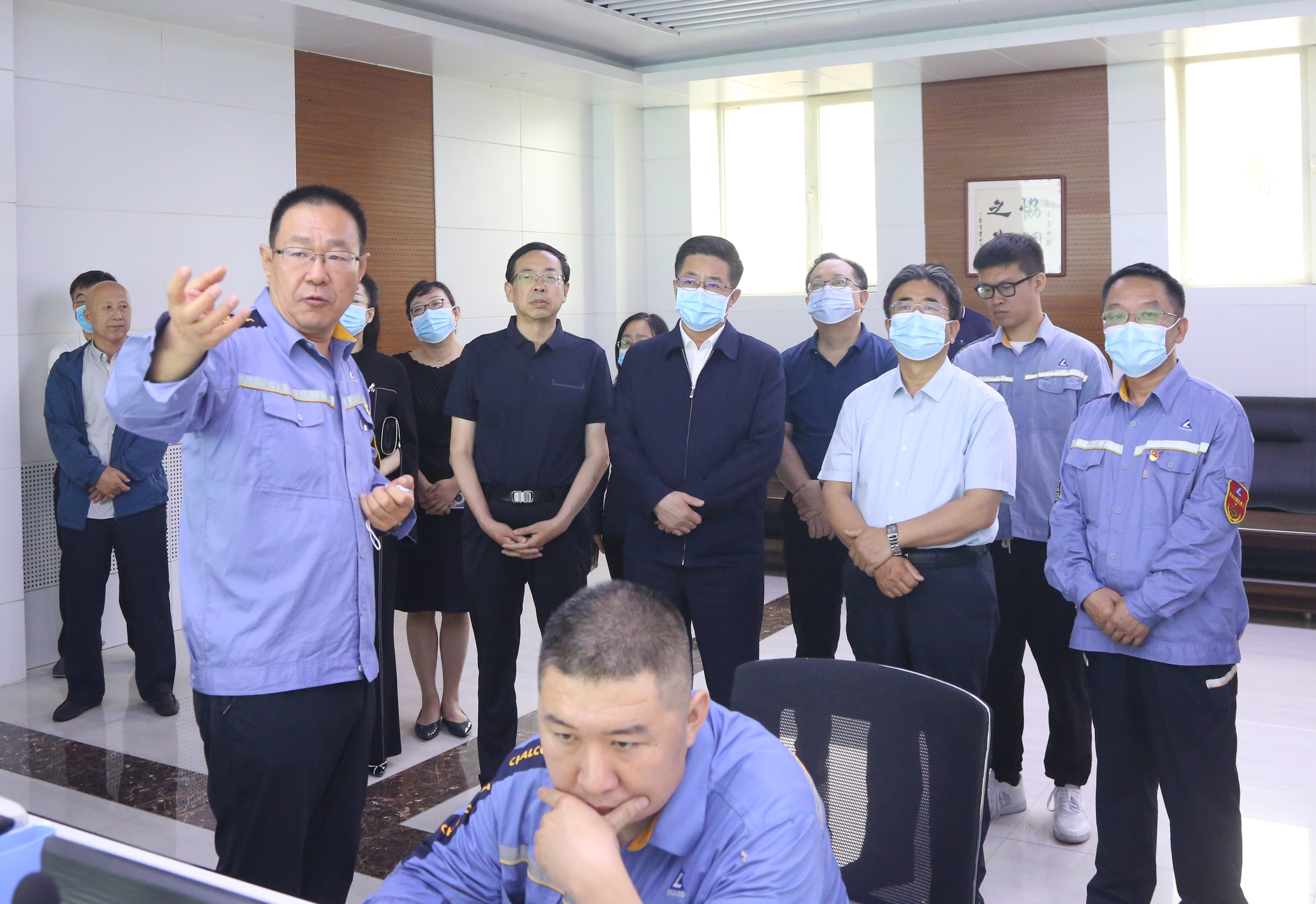 自治区政协副主席魏国楠调研包铝