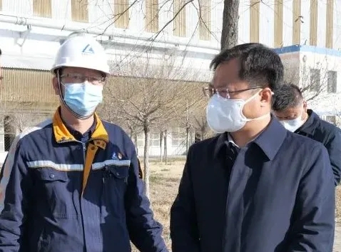 东河区委副书记、政府区长张利军检查包铝防疫工作