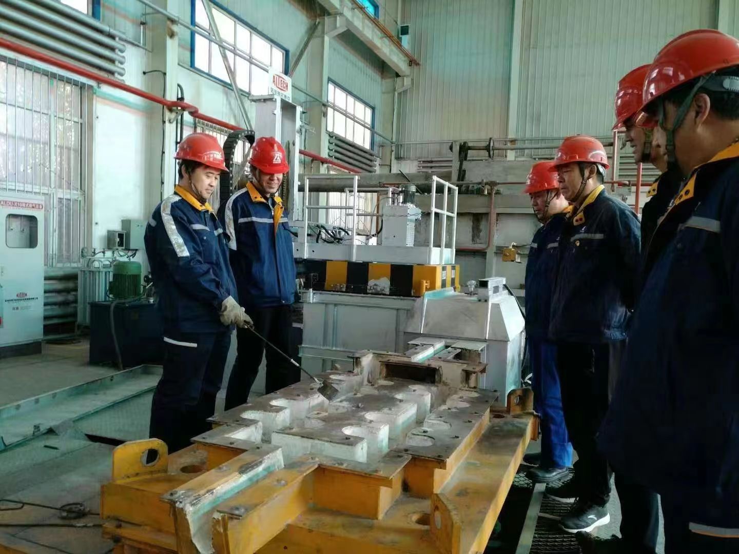 郭有军团队荣获第三届中铝质量标兵奖