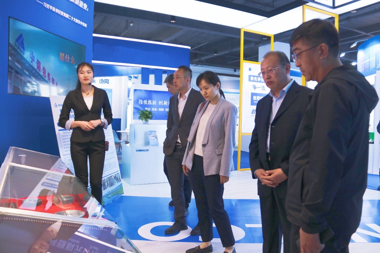 京津冀蒙人才招聘会　包铝展位受关注