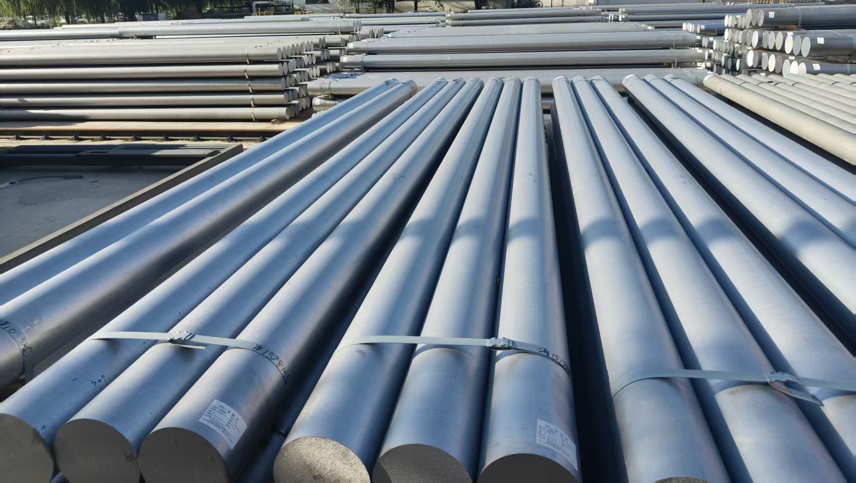 铝合金圆铸锭系列产品